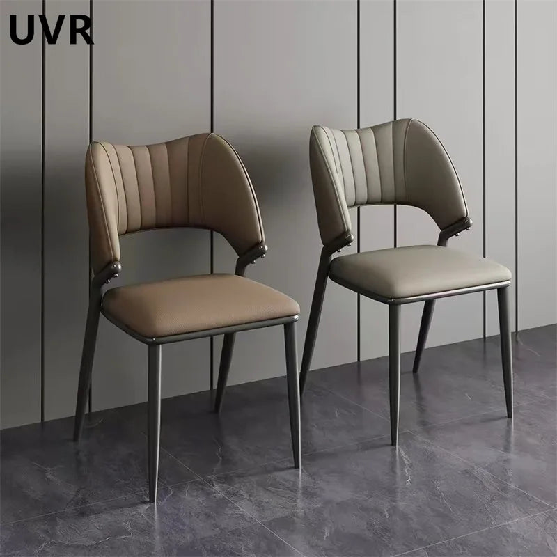 Lot 2 chaises moderne
