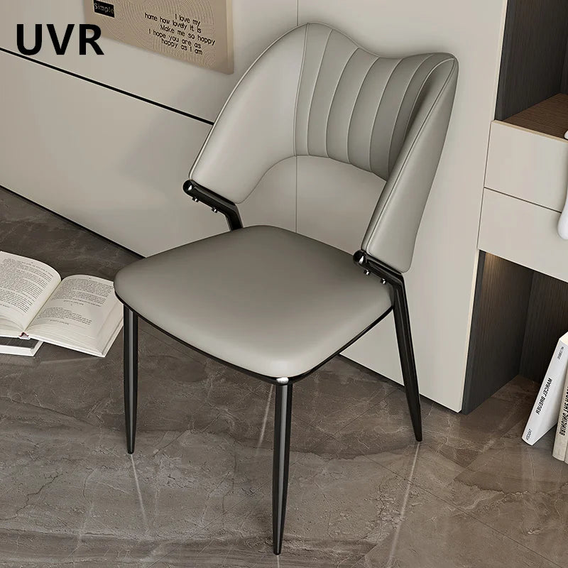 Lot 2 chaises moderne