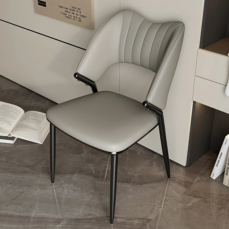 Lot 2 chaises moderne